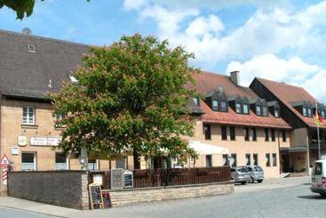 بنسيون Gasthof Land Grüner Baum