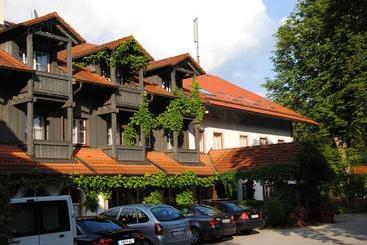 펜션 Restaurant Forstwirt