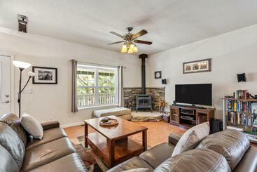 관광객 아파트 Aubrey S Nest Pet Friendly Cabin