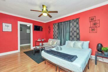 דירות לתיירים Down Home Cozy Studio