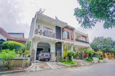 호텔 Angler Guest House