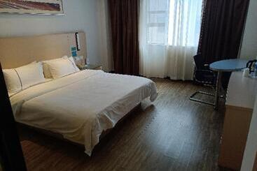 בית מלון כפרי City Comfort Inn Guigang Zhongshan High Speed Railway Station