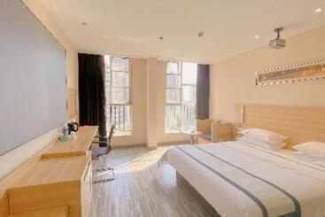 Отель City Comfort Inn Wuhan Panlongcheng Baishang Shopping Center