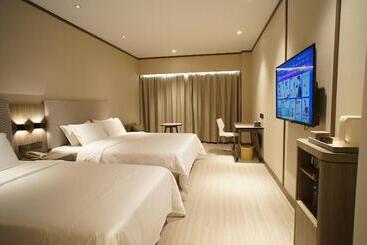 호텔 Hanting Haining Haichang Road Railway Station