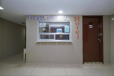 Отель Oyo 90100 Bangi Gateway