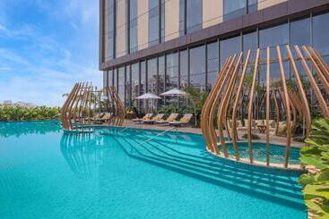 호텔 Radisson Blu  & Spa, Nashik