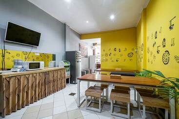 호텔 Reddoorz Hostel Near Trans Studio Mall