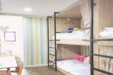 ホテル Rere Residence Syariah By Oyo Rooms