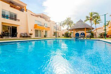 דירות לתיירים Hostpal Villa Colorida