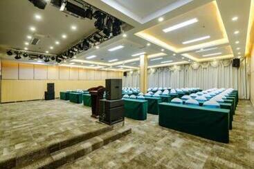 Echarm Hotel Guiyang Longdongbao International Airport Outlets