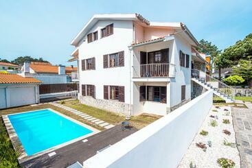 ツーリストアパートメント Portugal Active Cabedelo Beach Lodge   Heated Pool