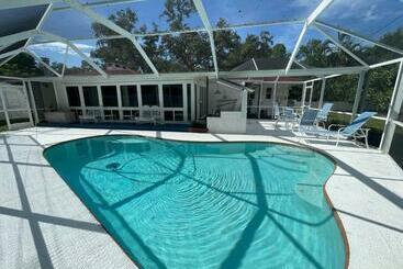 شقق خاصة سياحية Wave Cave   Beach, Heated Pool, Bbq, Family, Friends, Fun