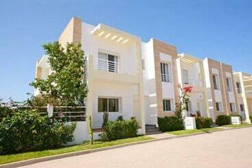 ツーリストアパートメント Sidi Rahal Villa Avec Piscine à 5min De La Plage