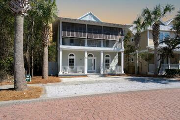 شقق خاصة سياحية Augustine By Avantstay Stunning Home W Gorgeous Interior Multiple Patios