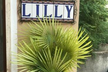 ベッドアンドブレックファースト Lilly