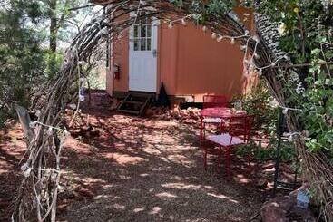 تختخواب و صبحانه Sedona Sacred Rocks   The Fairy Suite