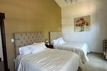 בית מלון כפרי Hacienda Villa Victoria