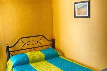 Отель Hostal De Maria   Hostel