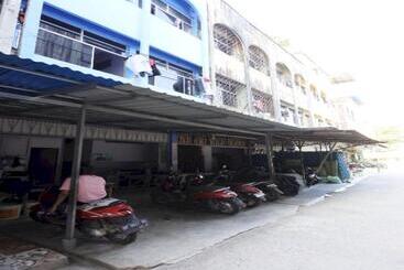 Отель Spot On 93276 Fendi 2 Homestay Syariah