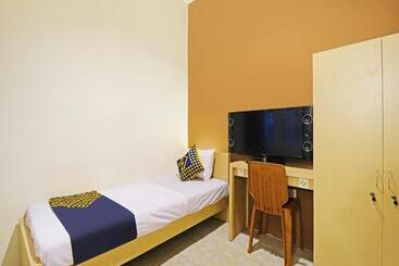 فندق Spot On 91504 De Vila Ungu Syariah