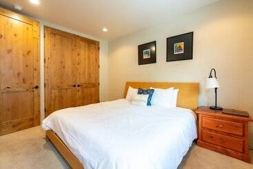 דירות לתיירים Owl Meadows 24 By Avantstay Walking Distance To Town & Slopes!