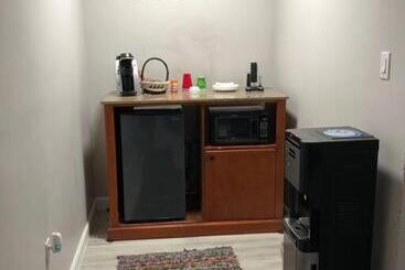 Пансион Spacious Unit With Mountain View