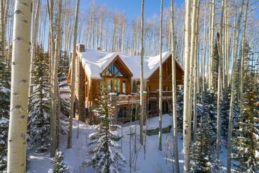 آپارتمان‌های توریست‌ها Snowdrift Cabin By Avantstay Breathtaking Home W Prime Ski Access