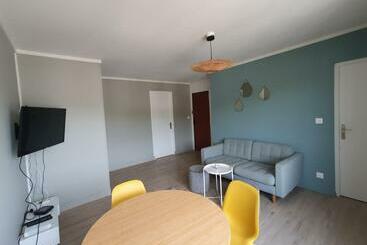 ツーリストアパートメント Appartement Spacieux Avec Belle Vue En Haute Ville