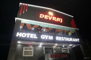 ホテル Devraj