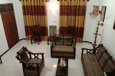 דירות לתיירים Indunil Villa