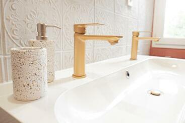 ツーリストアパートメント Le Terracotta Appartement Centre Ville Avec Balcon