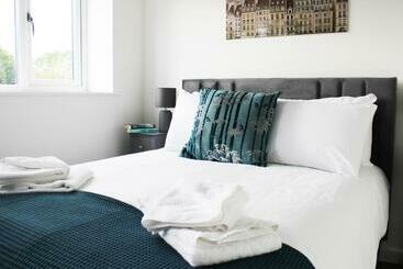 شقق خاصة سياحية Oxford   Private House With Garden & Parking 14