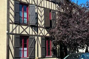 شقق خاصة سياحية Maison De La Calonne   Riverside House & Terrace