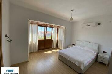 ツーリストアパートメント Mavi Evler Hotel Alaçatı