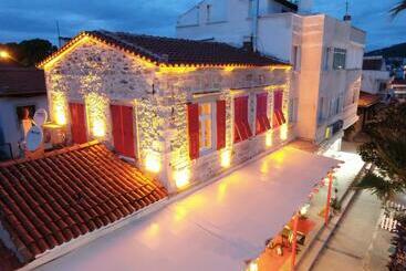 דירות לתיירים Tarihi Sakiz Hanim Konagi   Eski Foca