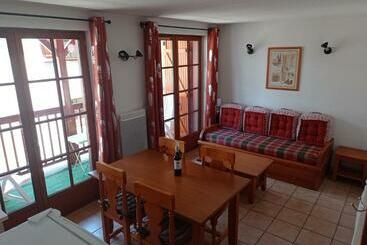 관광객 아파트 Agréable Appartement Avec Balcon Dans Résidence Calme