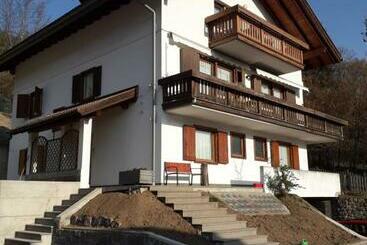 דירות לתיירים Appartamento Naronchel, Locazione Spaziosa Con Giardino