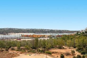 דירות לתיירים Arade Riverview   Deluxe Apartment By Ideal Homes