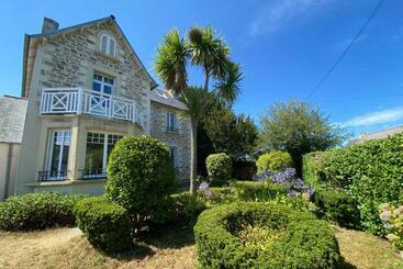 شقق خاصة سياحية Carantec Family Home With Garden 6 Persons