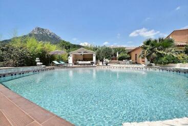 ツーリストアパートメント Villa Avila