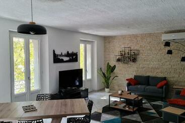 관광객 아파트 Cahors, The Place To Be ! :)