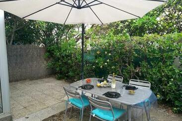 관광객 아파트 Gîte Des Tamarins à Saint Pierre La Mer