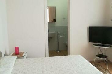 פנסיון Da Elvira: Stanza Corallo