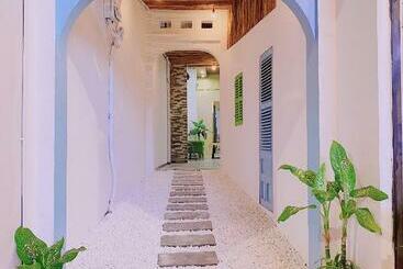 민박 Happy House Homestay