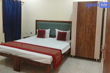 민박 Quick Rooms Faizabad Road