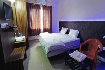 酒店 Staymaker Shubhodaya Lodge