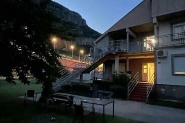 پانسیون Vila Natalija