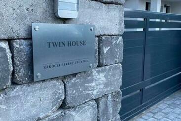 Жильё для туристов Twin House