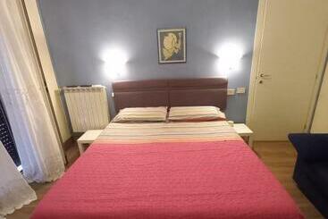 ツーリストアパートメント Minisuite In Rome