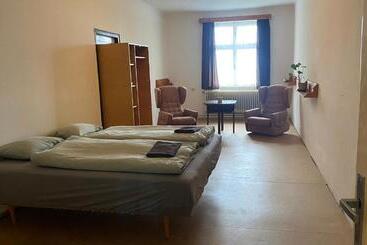 פנסיון Nezámek